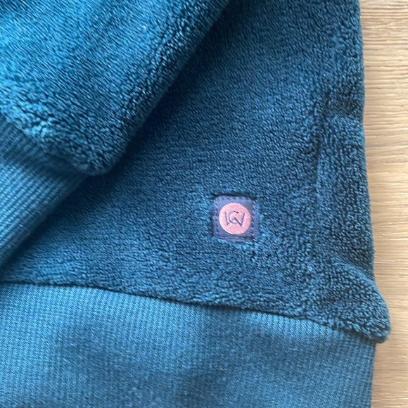 NWOT Well+Calm super soft blue pullover - Picture 2 of 5